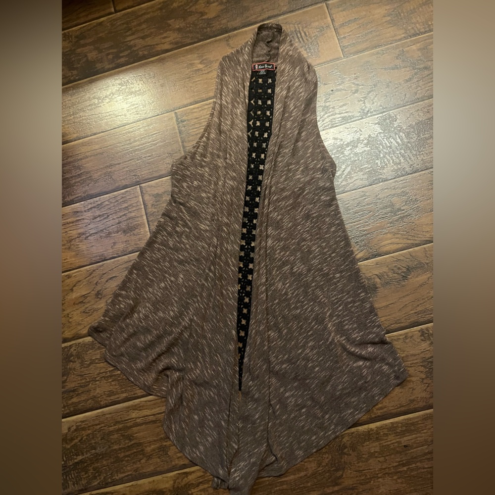 Brown Open Front Vest with Black Pattern